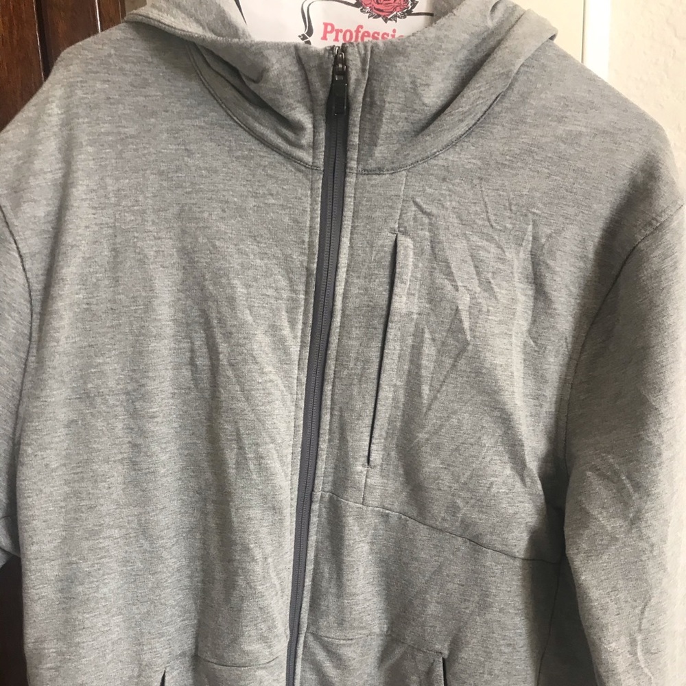 LULULEMON sweatshirt grey. Excellent condition